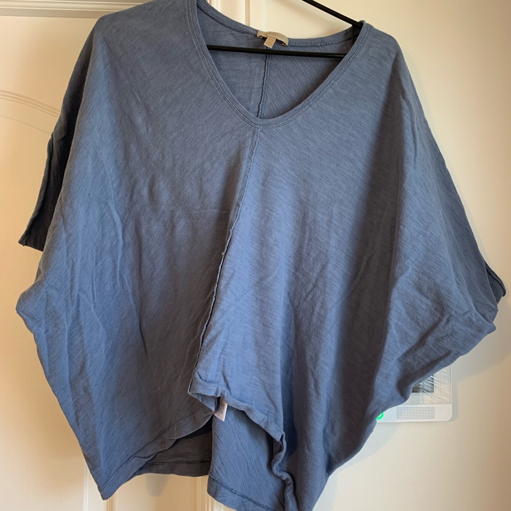 V neck pullover top